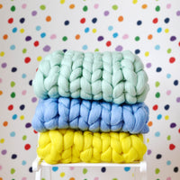 Paint dots removable wallpaper