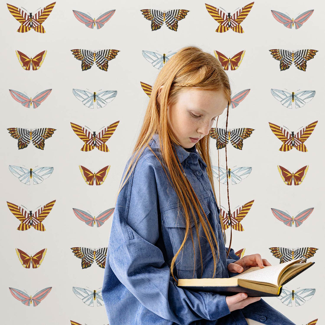 Vintage african butterfly design wallpaper for girls bedroom interior