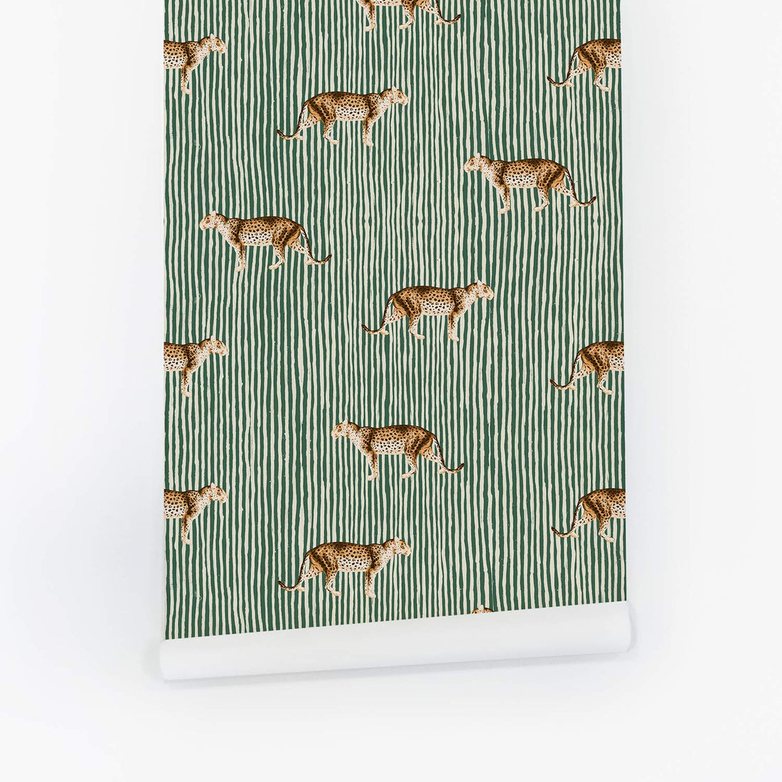 Bold Green Leopard Wallpaper