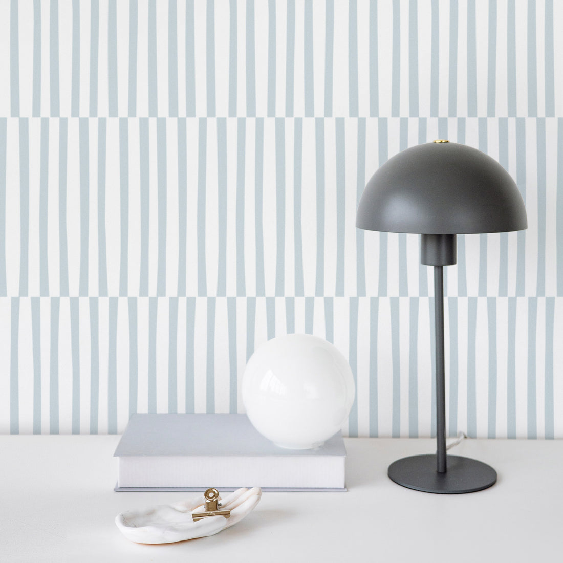 light blue vertical lines wallpaper design